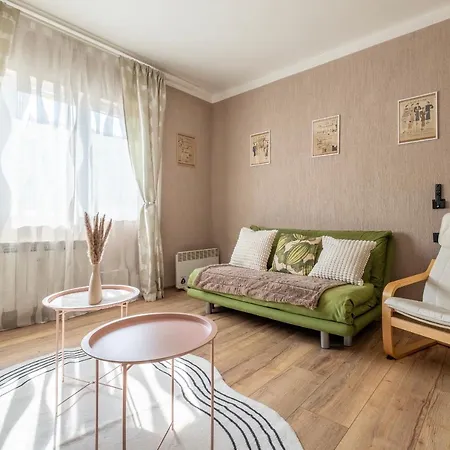 #maison㊶ - A Vibrant, Urban Sofya