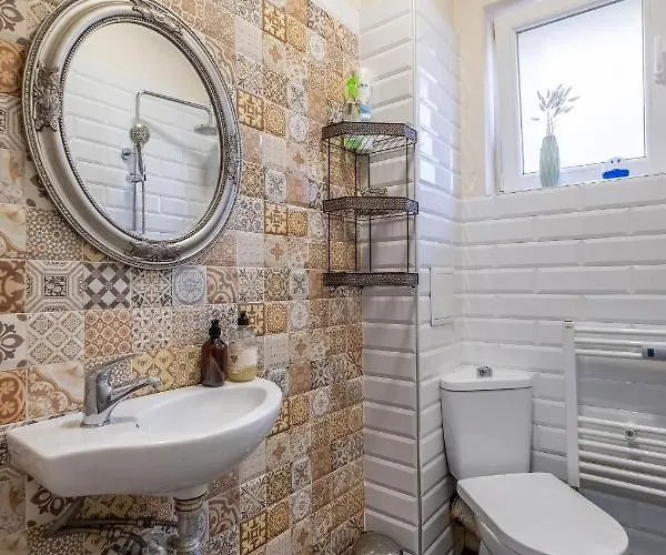 #maison㊶ - A Vibrant, Urban アパート