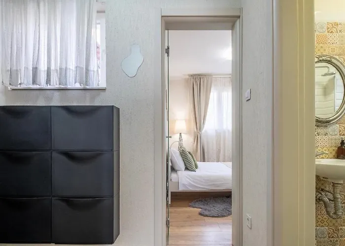 #maison㊶ - A Vibrant, Urban アパート *