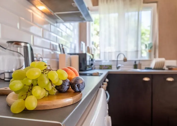 #maison㊶ - A Vibrant, Urban Apartment