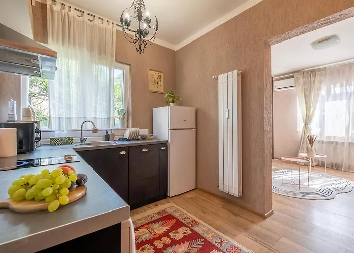 #maison㊶ - A Vibrant, Urban Apartment