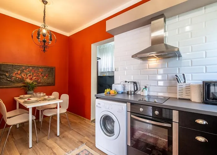 #maison㊶ - A Vibrant, Urban Apartment Sofia