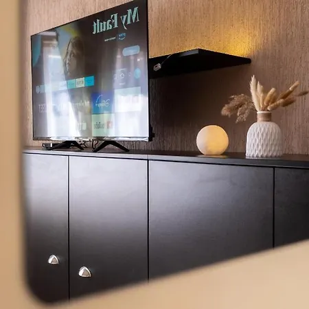 #maison㊶ - A Vibrant, Urban Apartmán Sofie